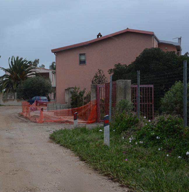 Cisterna da demolire, “sotto sequestro” quaranta residenti 