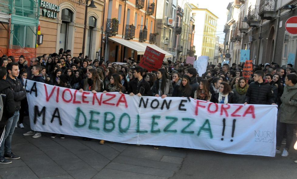 Gli studenti in marcia per la pace