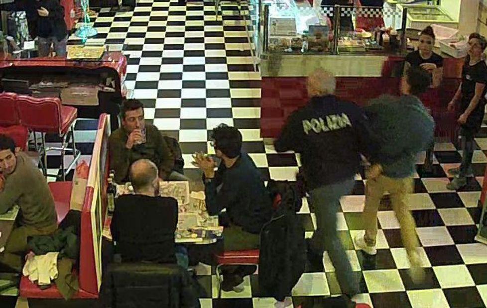 I ladri di gasolio catturati al pub 