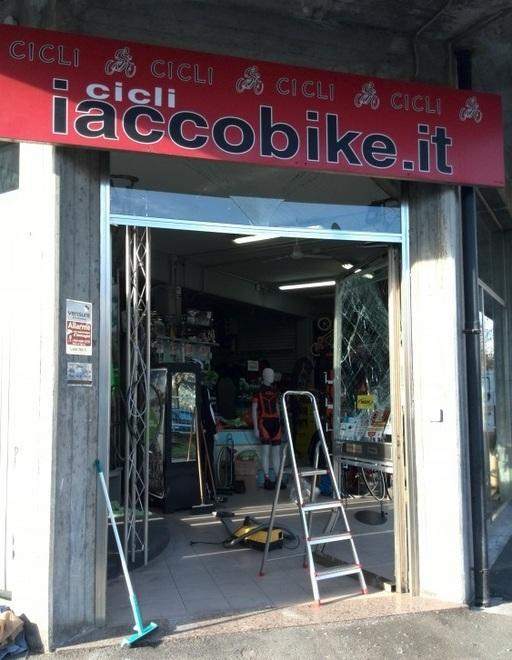 Spaccata, rubate biciclette per cinquantamila euro 