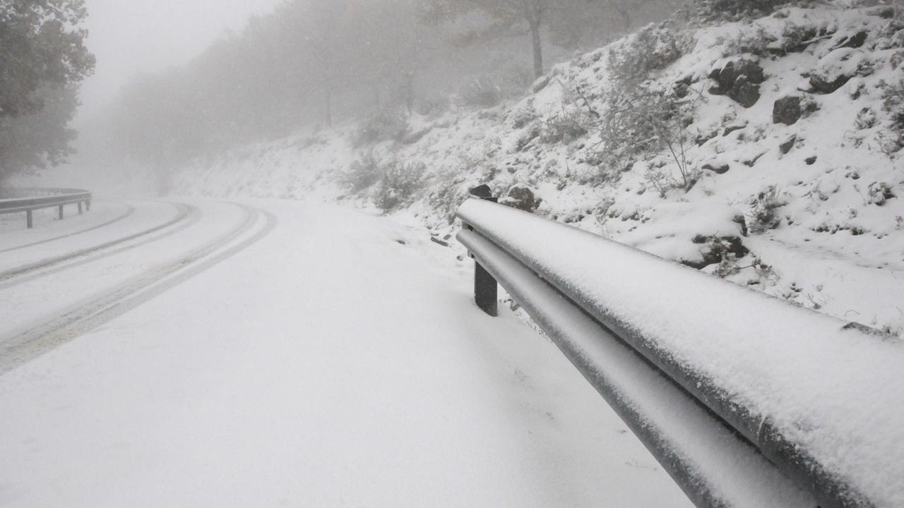 Maltempo, abbondanti nevicate sui paesi del Gennargentu 