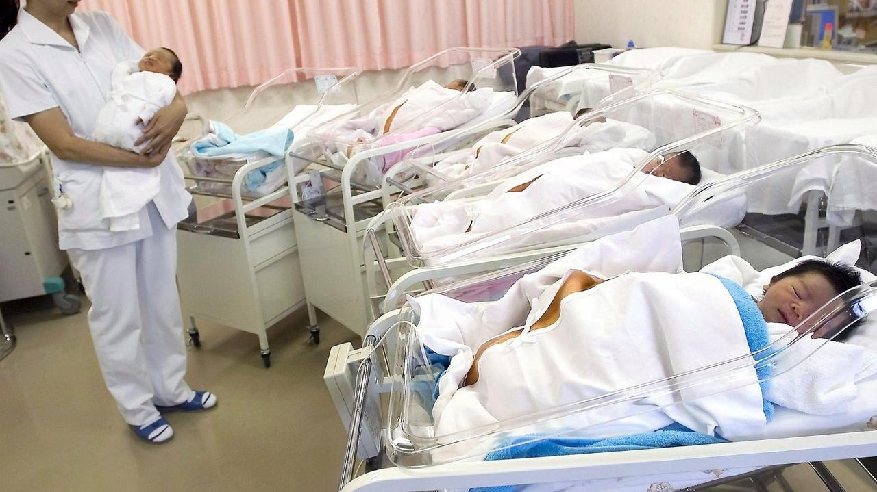 Neonati in ospedale in un'immagine d'archivio