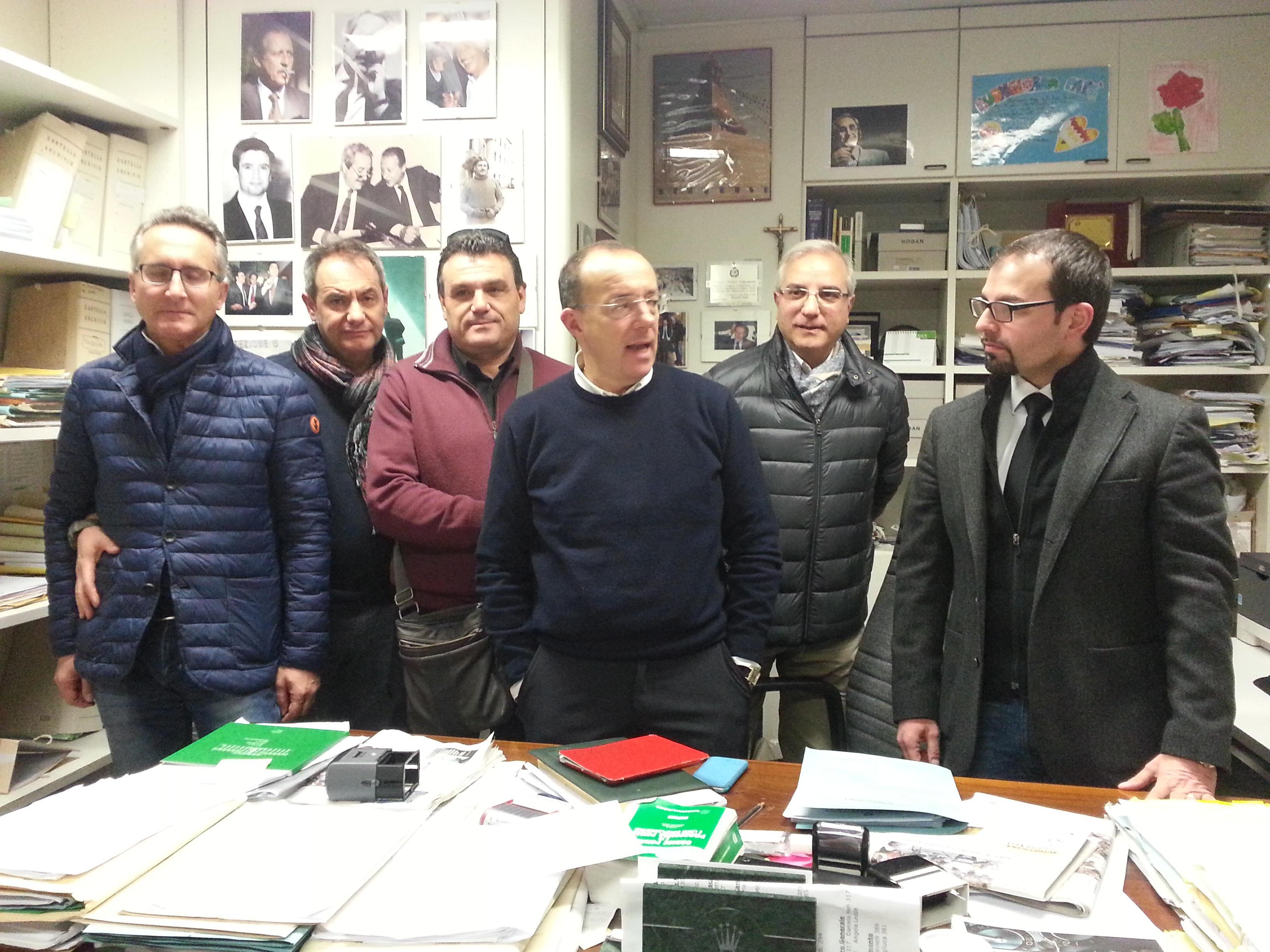 Il sostituto procuratore Antonio Sangermano insieme agli uomini della Finanza