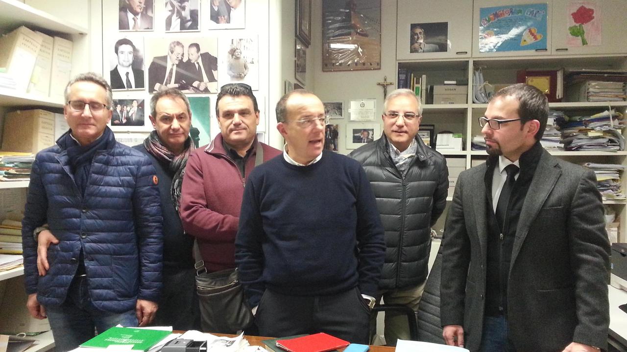 Il sostituto procuratore Antonio Sangermano insieme agli uomini della Finanza