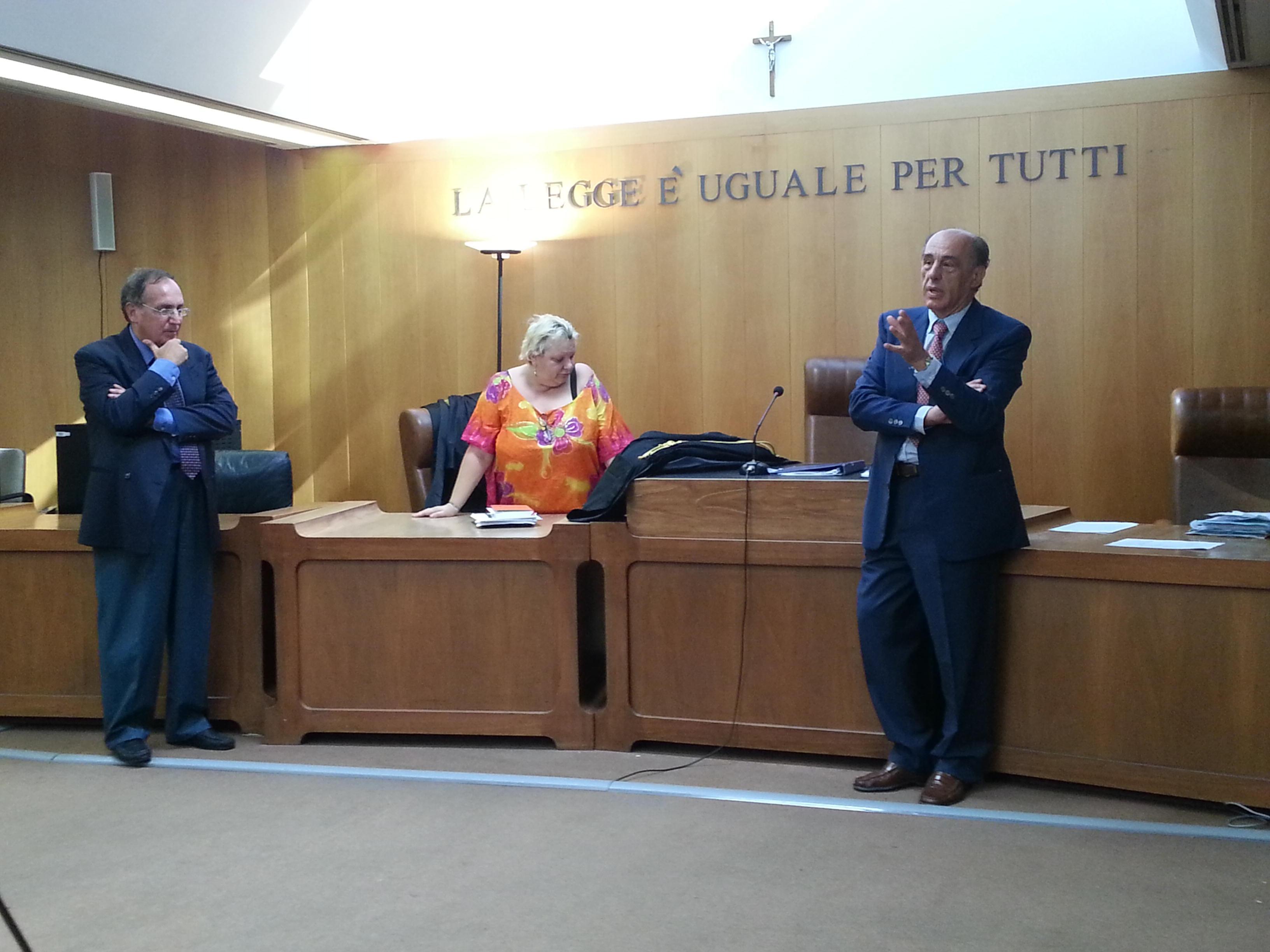 Il giudice Monica Magi insieme al presidente del Tribunale Nicola Pisano