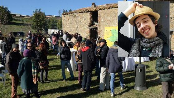 «Ciao Francesco, spirito libero e anarchico». Una festa per piangere il giovane morto - Foto - Video