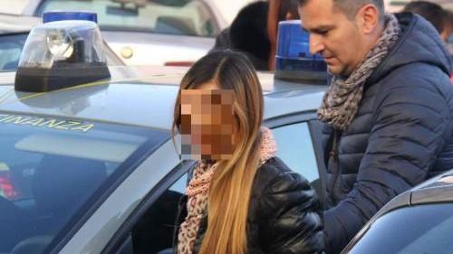 Soldi e sesso gratis in cambio delle nozze per avere i documenti