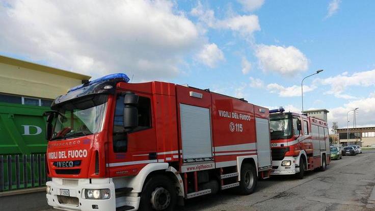 Scoppia un macchinario fuoco e feriti in un’azienda