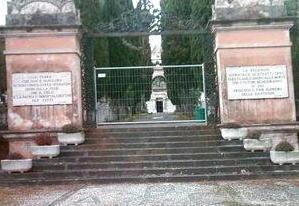 Morto in agosto, ma non è ancora sepolto 