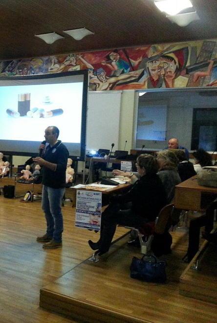 Un euro a famiglia per avere un defibrillatore a scuola 