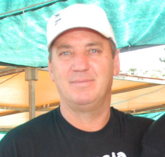 Incendiati i furgoni bar del re dei panini 