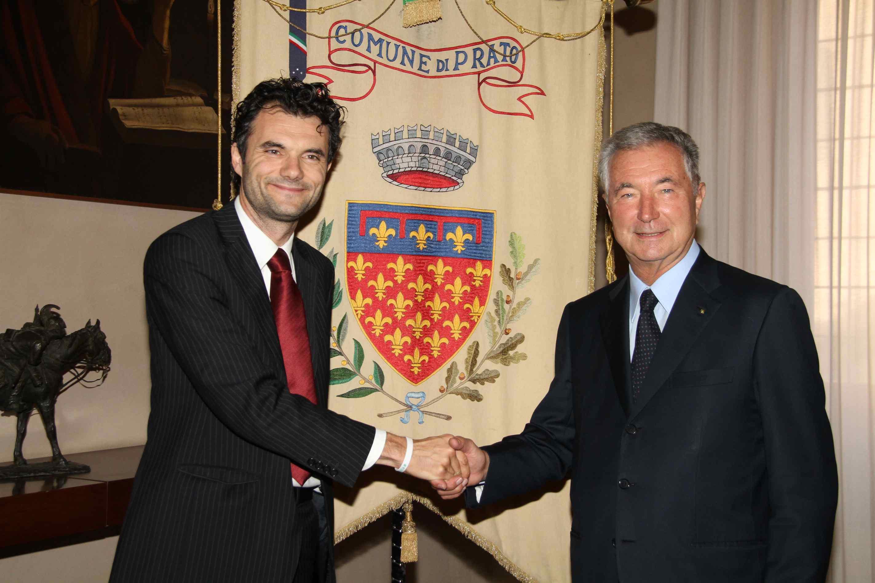 Il sindaco Matteo Biffoni insieme all'ex presidente di BpVi Gianni Zonin