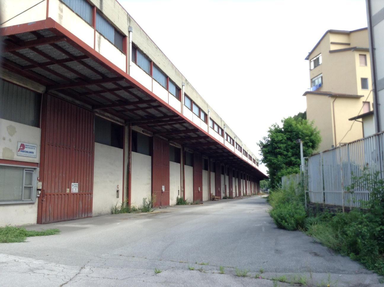 I Magazzini generali, ora abbandonati, vicino alla stazione