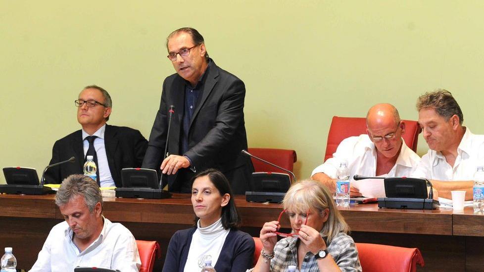 «Non restituiremo l’Imu per le Apd» Bufera sul sindaco