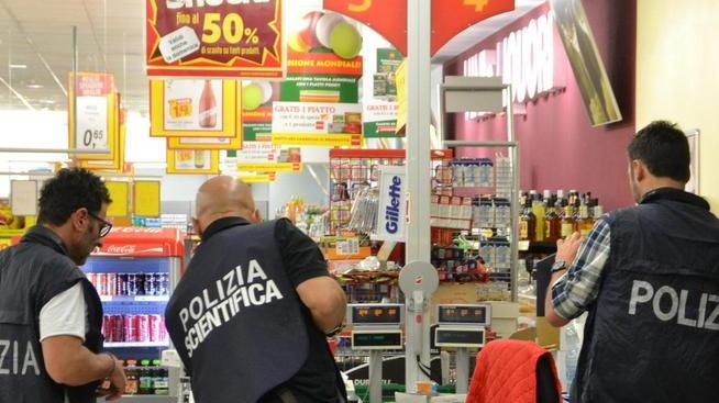 Spari alla commessa, nessun colpevole