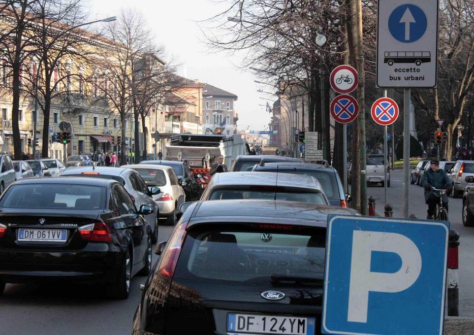 Shopping, ottocento parcheggi gratuiti 