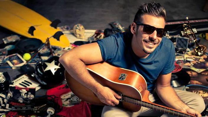 Gabbani in volo sopra Sanremo