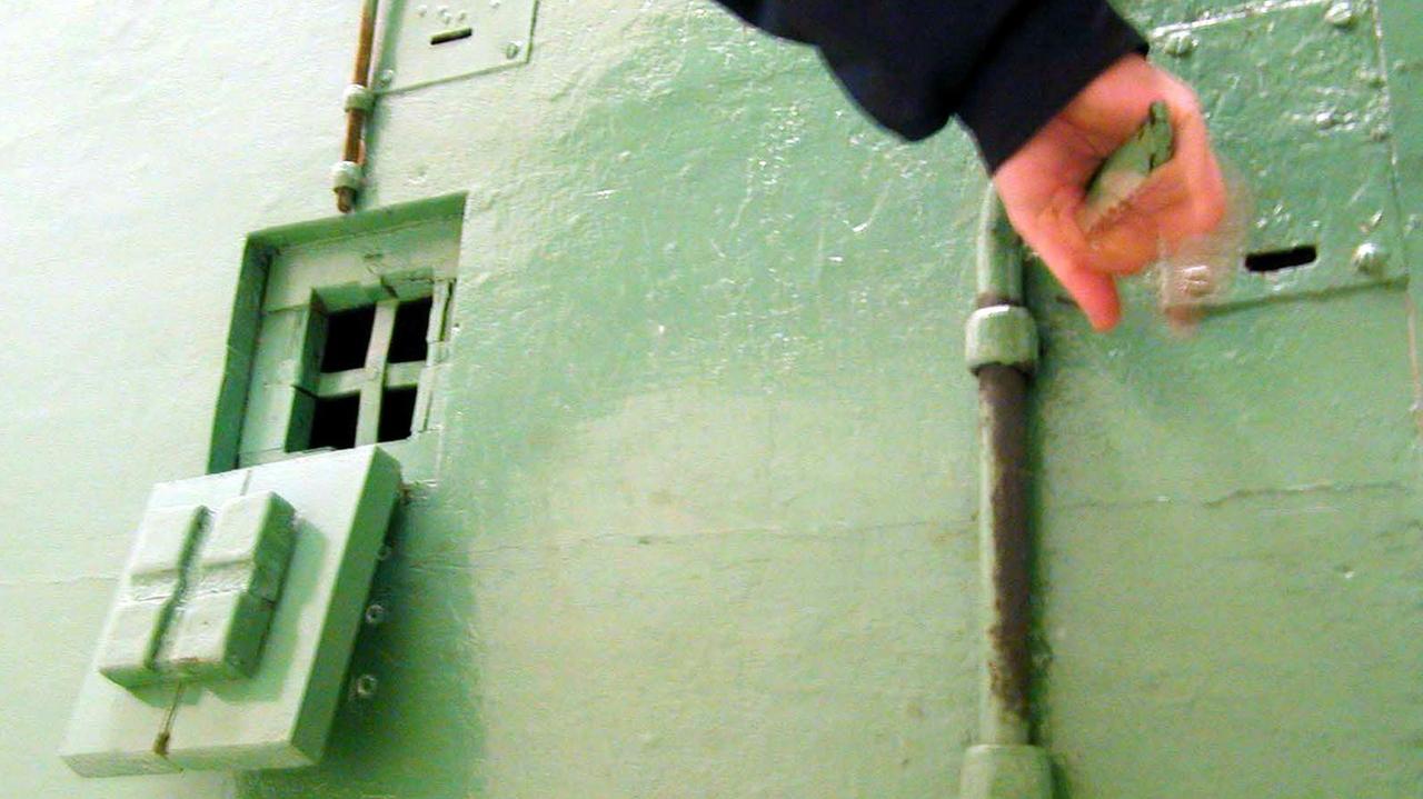 Occultò documenti per non pagare le tasse: imprenditore versiliese in cella