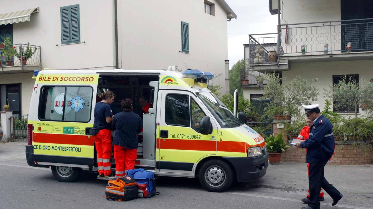Un intervento di un'ambulanza della Croce d'Oro (foto d'archivio)