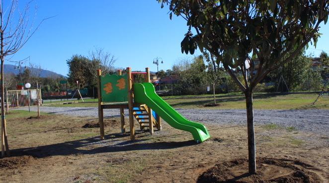 Torna a nuova vita il parco della scuola Quadrellara