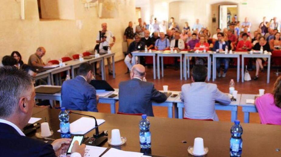 La cacciata dal centro degli artisti di strada ora è ufficiale
