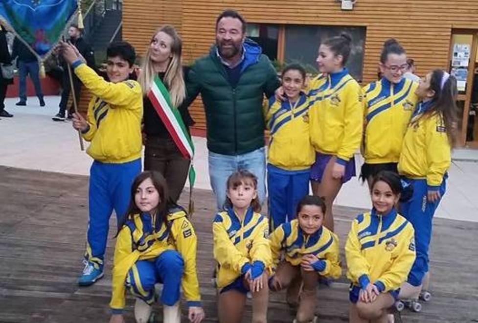 Le pattinatrici agli italiani Libertas 