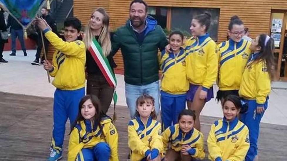 Le pattinatrici agli italiani Libertas