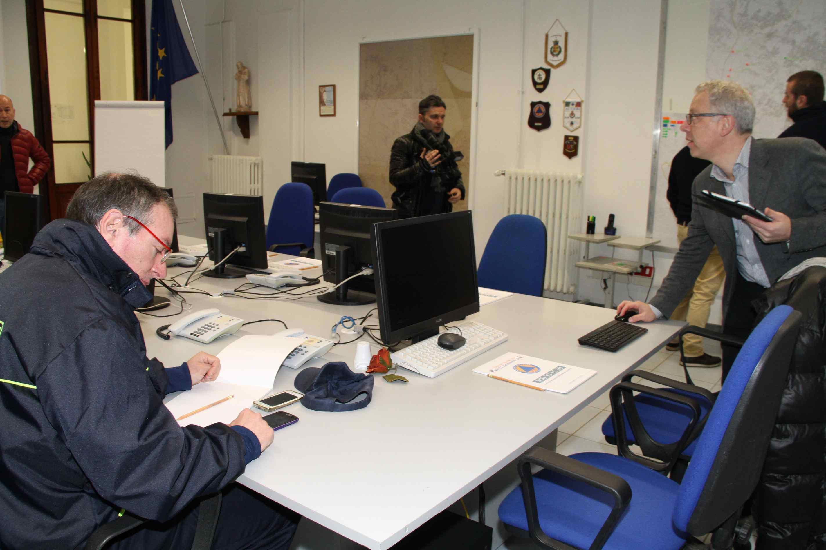 L'interno della sede della Protezione civile di Prato