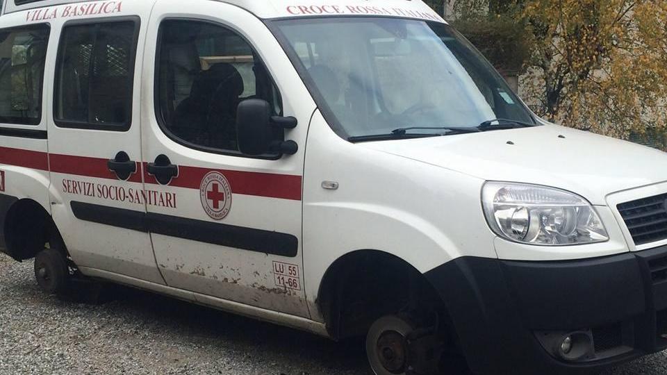 Raid vandalico, si cercano testimoni