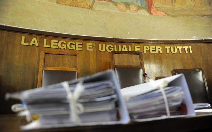 Calcio: promette ingaggio nel Carpi ma era una truffa