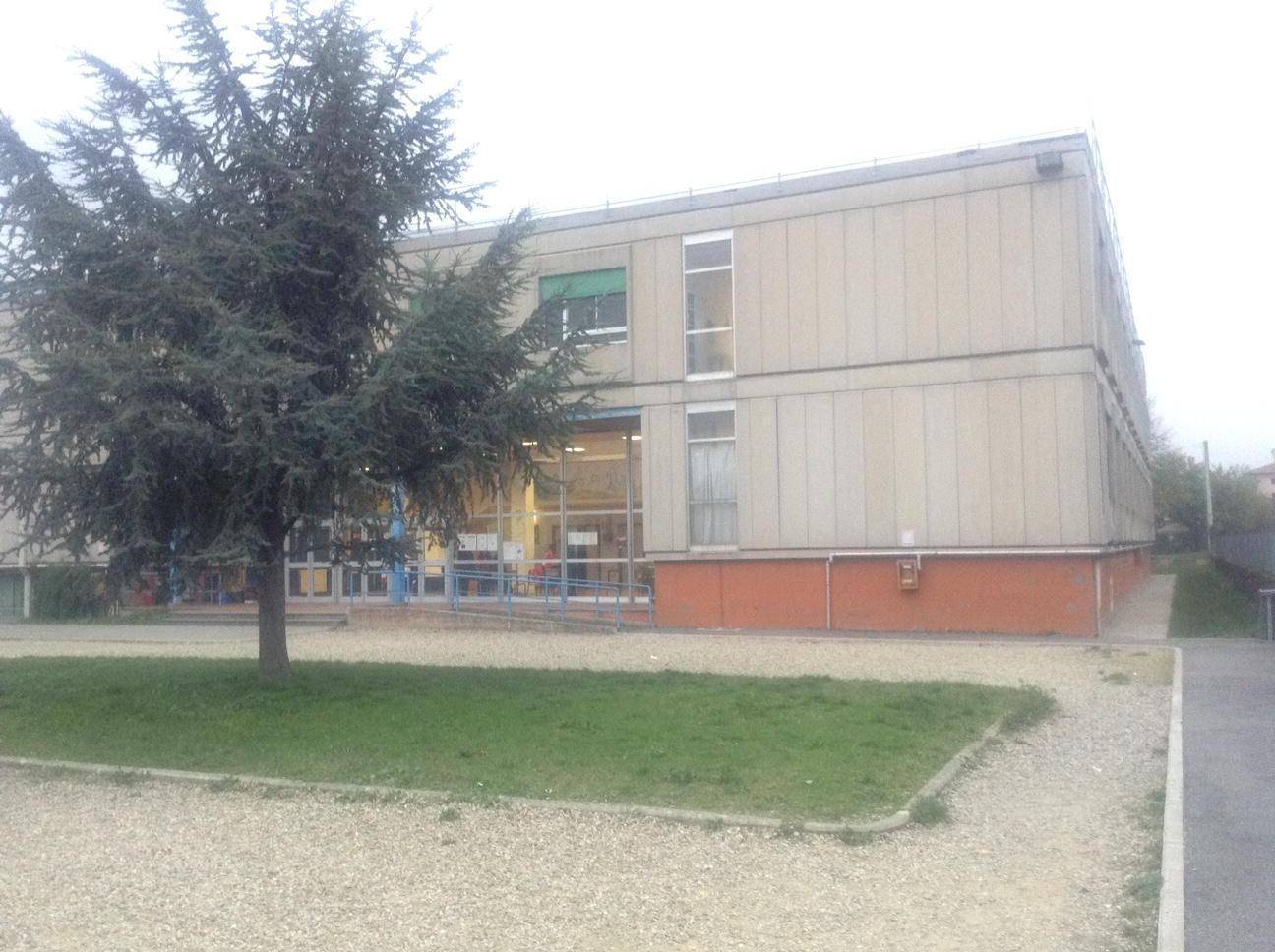 La scuola media Zipoli
