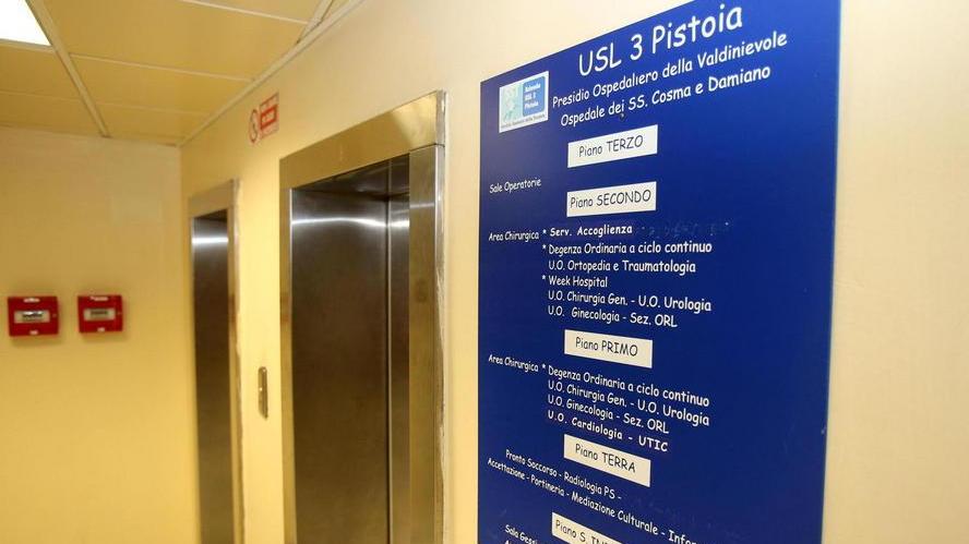 Rischia di morire nell’ascensore dell’ospedale