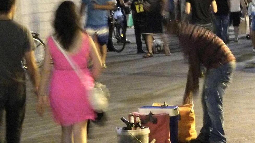 Vende alcol a minore multa fino a mille euro per un commerciante