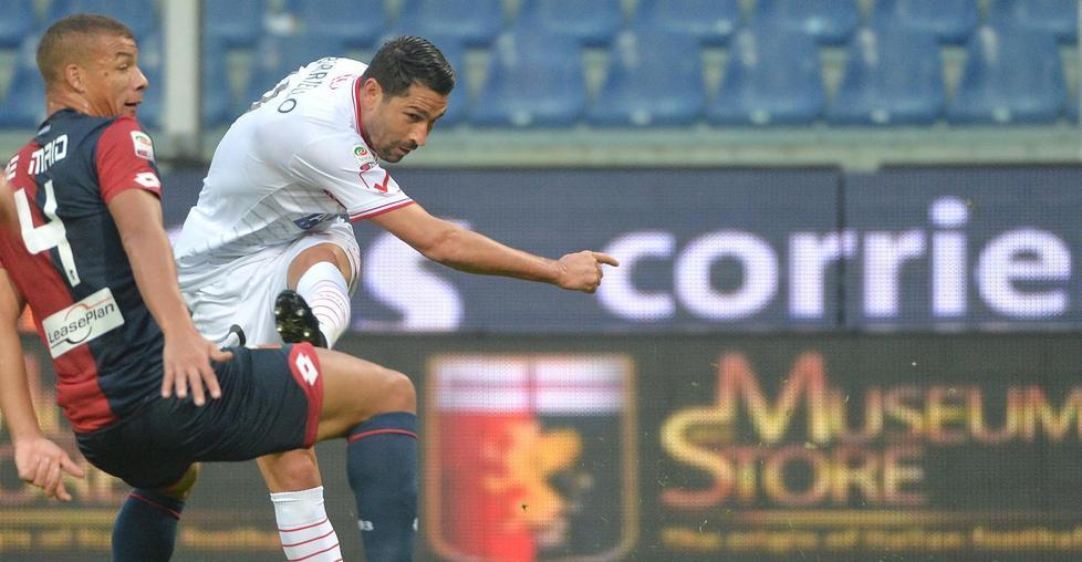 Borriello fa tacere il cuore da ex Entra e ribalta il Genoa in dieci