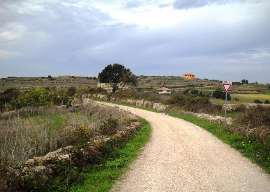 Cave, dal Consiglio sì con riserva 