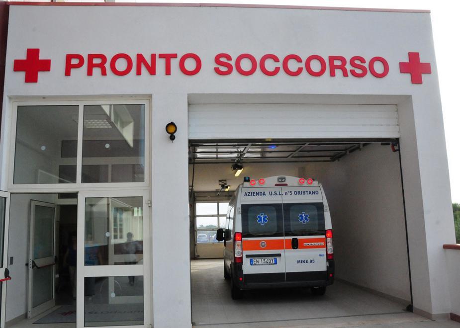 Salto di corsia e scontro per scansare un cane 