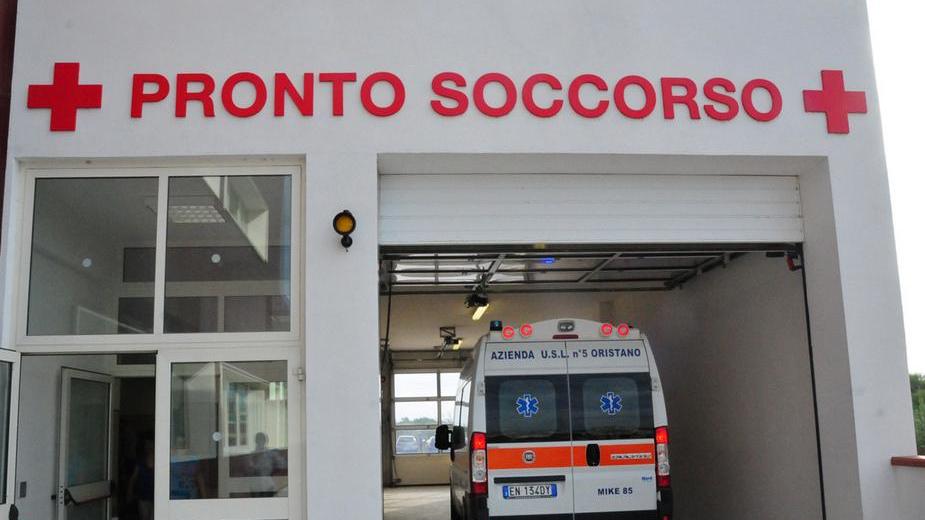 Salto di corsia e scontro per scansare un cane