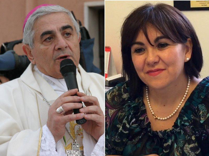 Il vescovo Paolo Atzei e la dirigente scolastica Patrizia Mercuri