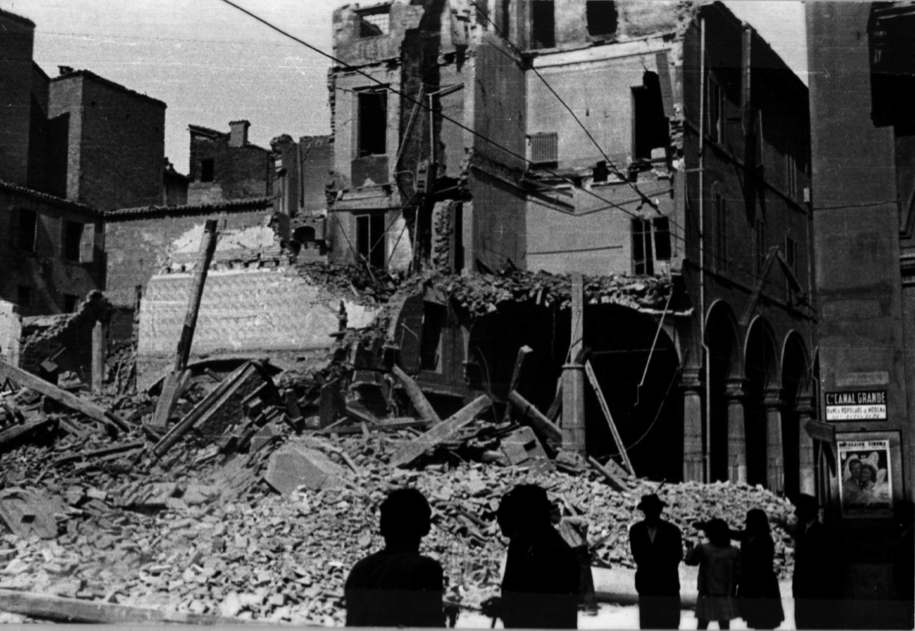 C'era una volta a Modena... Le immagini della città sotto le bombe