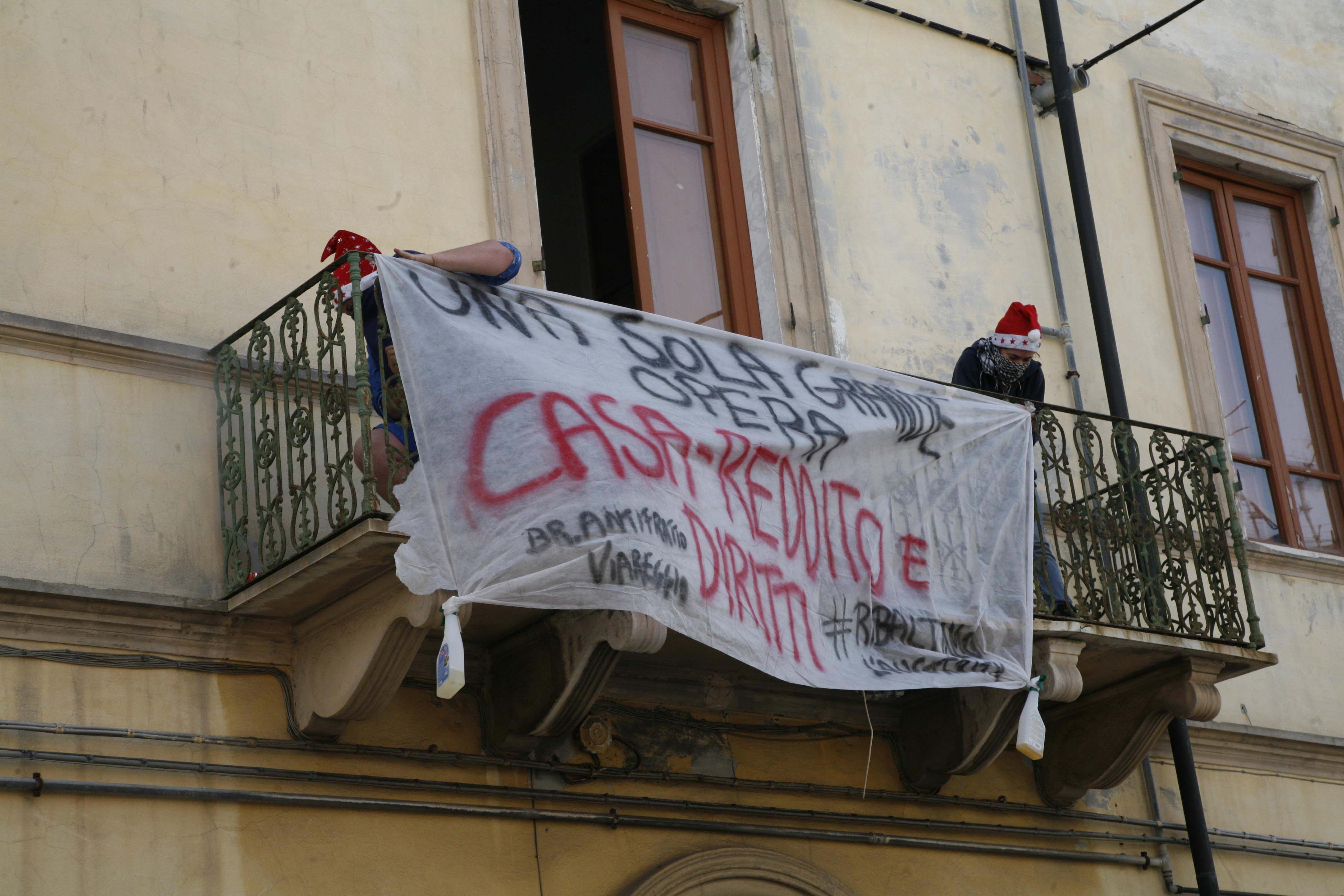Le case di via Matteotti a Viareggio