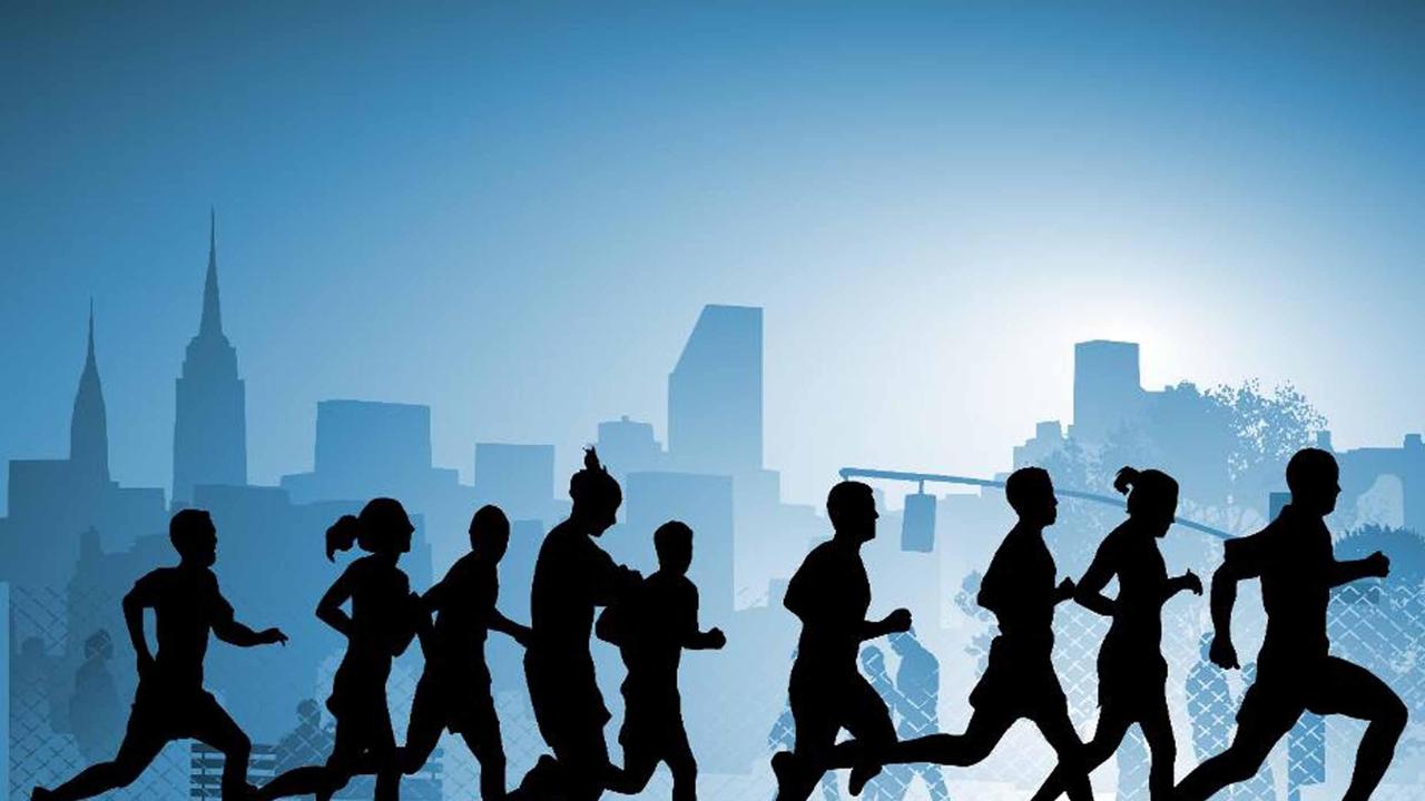 Ferrara: Run4youfun anima piazza Castello