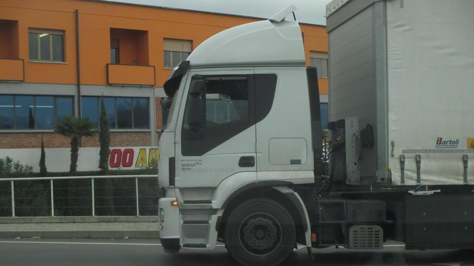 Camion guasto, e il traffico va in tilt