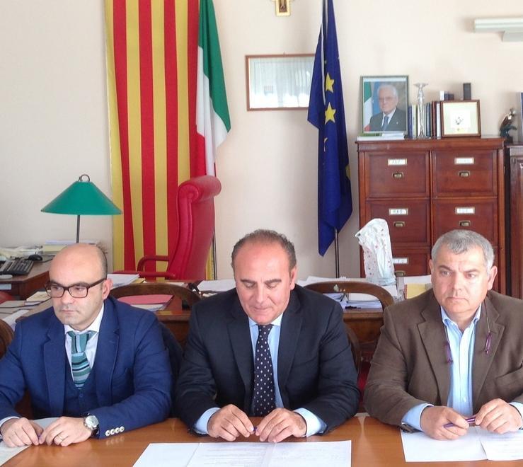 Oliena, Orgosolo e Alghero unite dal simbolo dell’olio 