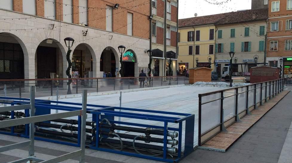 Intoppi tecnici sul ghiaccio Slitta l’apertura della pista 