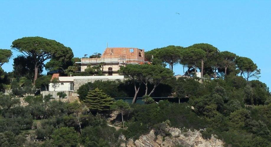 Lavori alla villa di Capo Castello