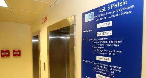 Scuse Asl alla neo-mamma bloccata nell’ascensore 