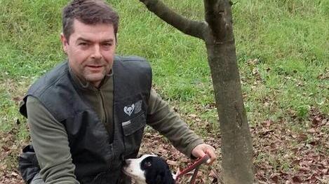 Operaio in mobilità trova tartufo da 800 grammi