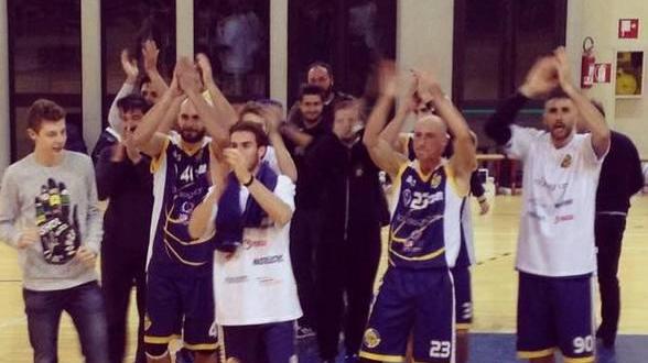 La Valdelsa brinda ma la Pallacanestro ora è in crisi nera