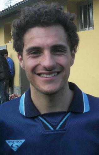Con un gol da 30 metri dà un calcio al passato 