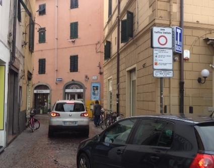 In quattro contro il bilancio Attacco su turismo e varchi 